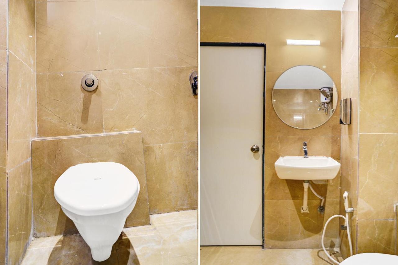 Townhouse Oak Hotel Vaibhav Surat Buitenkant foto